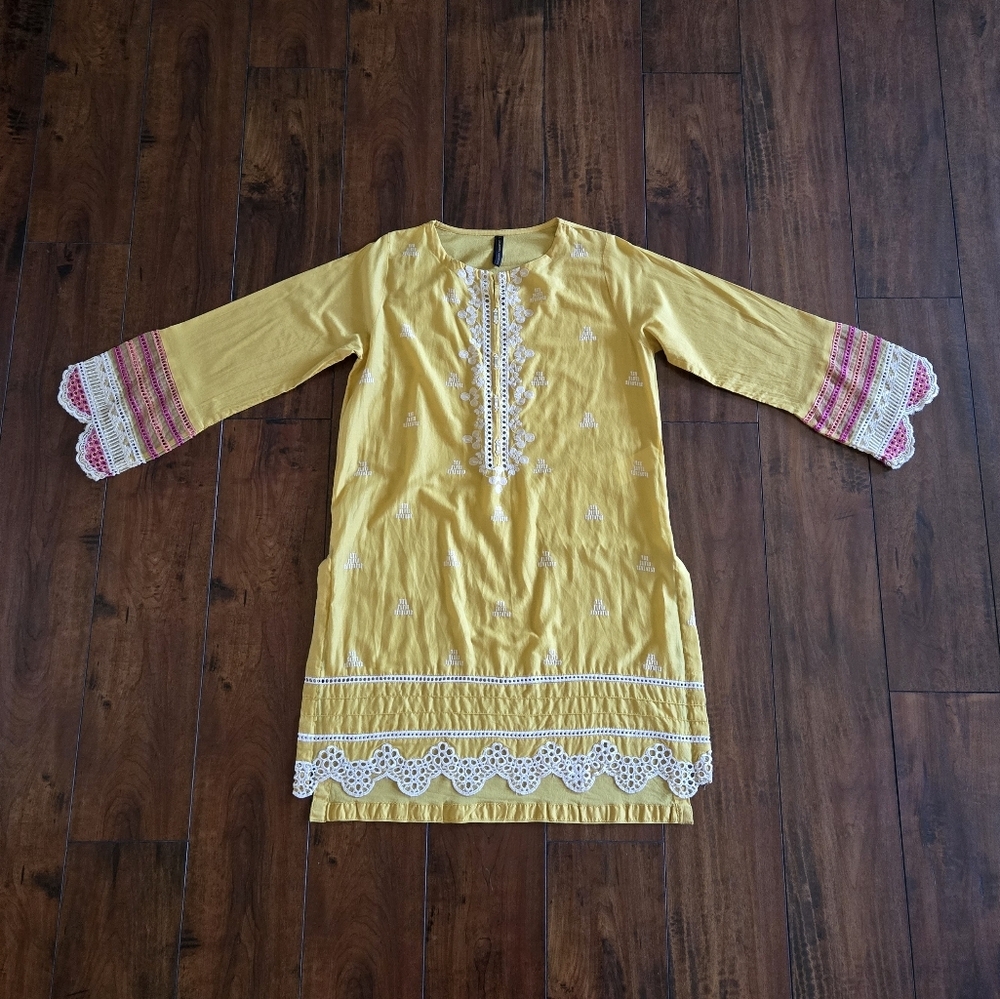 Embroidered Yellow Kurti Shirt 100% Cotton Crew-neck Size Large